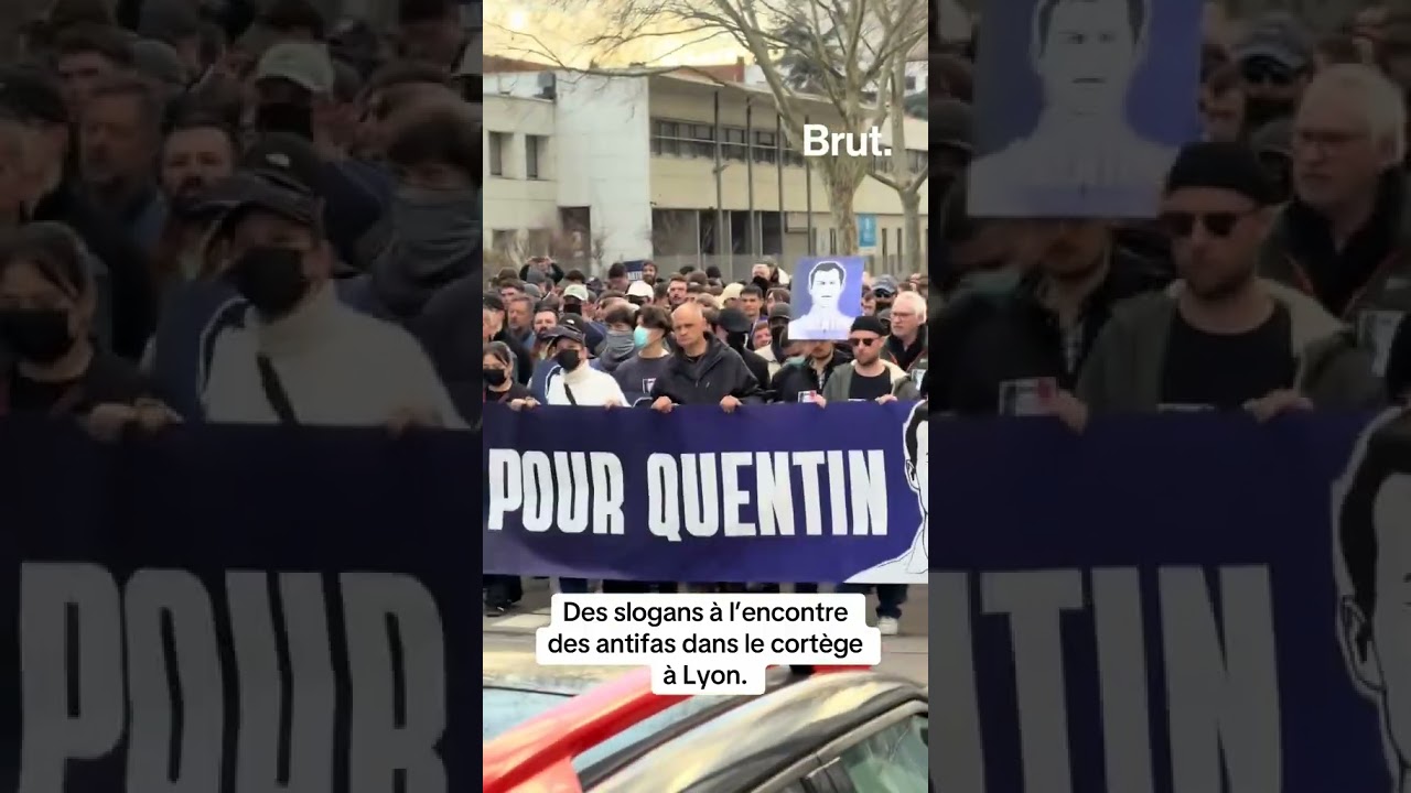 Des slogans à l'encontre des antifas dans le cortège à Lyon