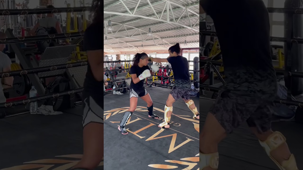 Il est au bord du KO 👊🏽🥊😅 #boxing #kickboxing