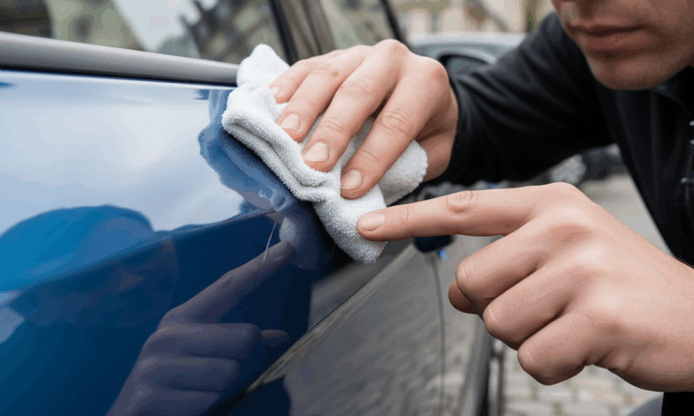 découvrez des astuces de pro pour enlever une rayure sur une voiture et obtenir un résultat impeccable. nos conseils simples et efficaces vous aideront à restaurer la beauté de votre véhicule.