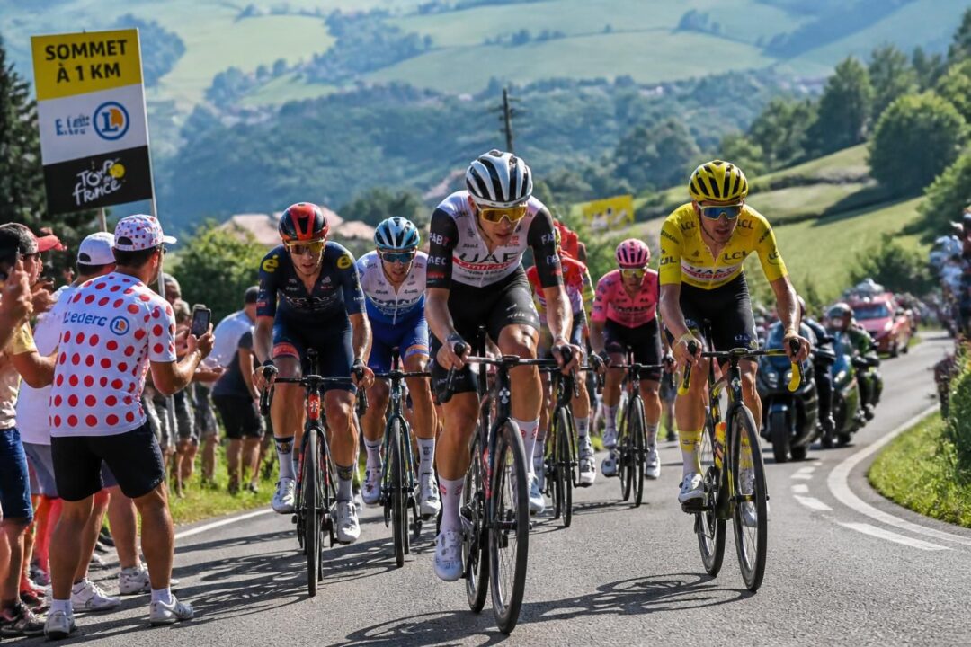 suivez toute l'actualité du tour de france en direct sur 78actu et actu.fr : résultats, étapes, interviews et analyses pour les passionnés de cyclisme.
