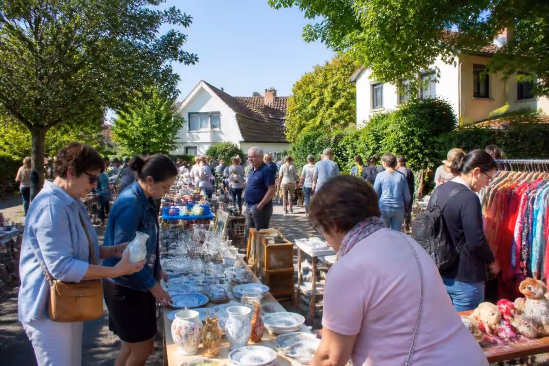 découvrez comment trouver un vide-grenier près de chez vous ce week-end grâce à nos conseils pratiques et astuces pour dénicher les meilleures trouvailles.